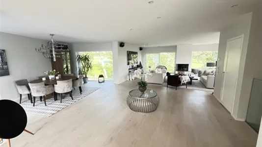 Houses in Askim-Frölunda-Högsbo - photo 1