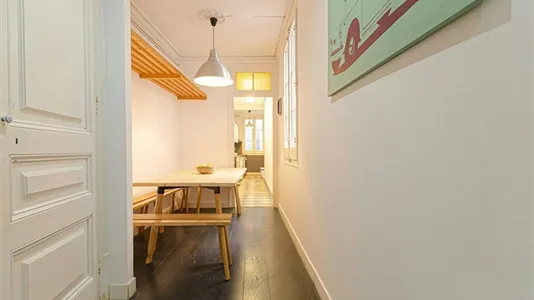 Rooms in Barcelona Ciutat Vella - photo 8