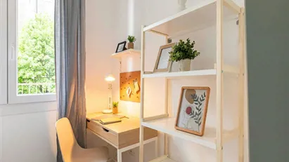 Room for rent in Milano Zona 6 - Barona, Lorenteggio, Milan