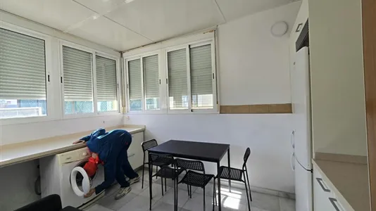 Rooms in Sevilla Casco Antiguo - photo 8