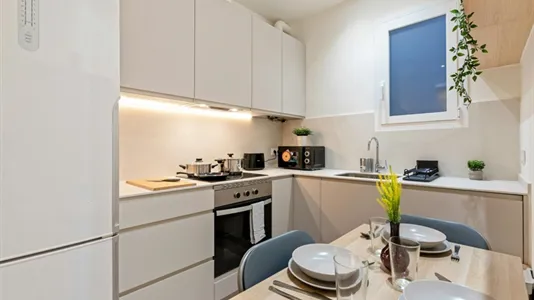 Rooms in Barcelona Eixample - photo 10