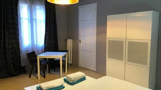 Rooms in Barcelona Ciutat Vella - photo 2