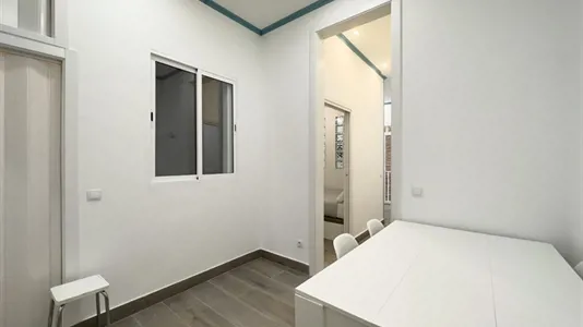 Apartments in Barcelona Ciutat Vella - photo 3