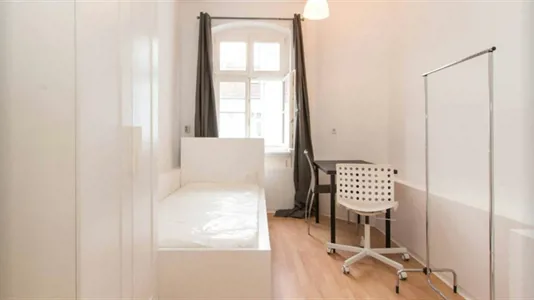 Rooms in Berlin Charlottenburg-Wilmersdorf - photo 2