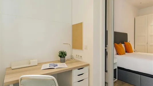 Rooms in Barcelona Eixample - photo 7
