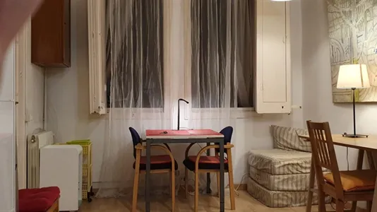 Rooms in Barcelona Ciutat Vella - photo 4