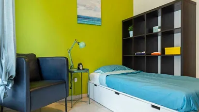 Room for rent in Milano Zona 4 - Vittoria, Forlanini, Milan