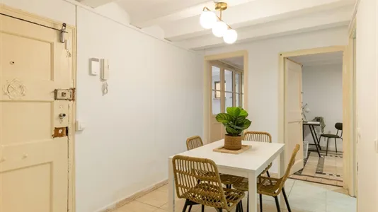 Rooms in Barcelona Ciutat Vella - photo 7