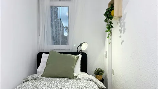 Rooms in Madrid Ciudad Lineal - photo 4