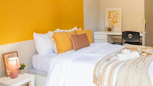 Rooms in Barcelona Ciutat Vella - photo 7