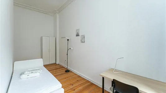 Rooms in Berlin Charlottenburg-Wilmersdorf - photo 3