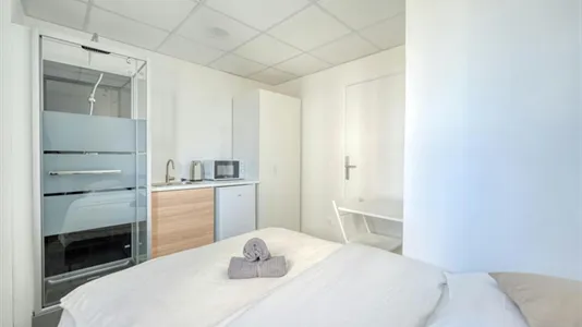 Apartments in Bobigny - photo 5