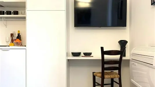 Apartments in Milano Zona 8 - Fiera, Gallaratese, Quarto Oggiaro - photo 5