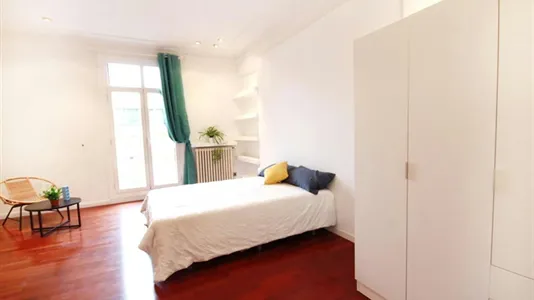 Rooms in Barcelona Eixample - photo 8