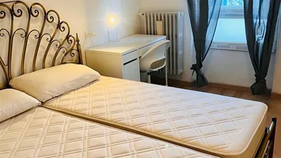 Room for rent in Milano Zona 8 - Fiera, Gallaratese, Quarto Oggiaro, Milan