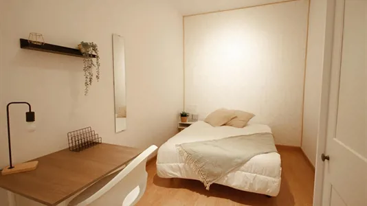 Rooms in Barcelona Eixample - photo 1