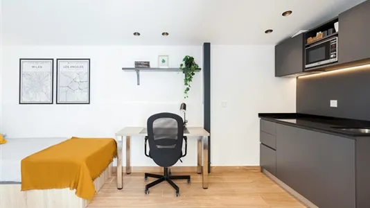 Rooms in el Camí de Vera - photo 1