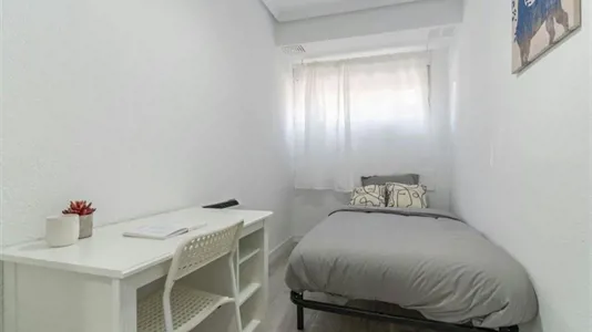 Rooms in Madrid Usera - photo 1