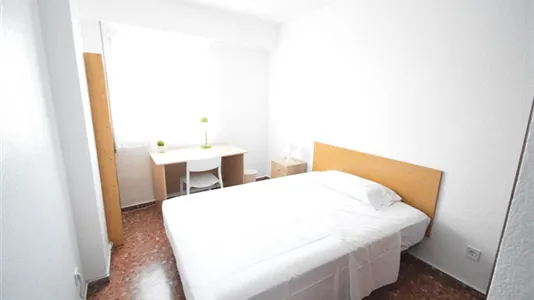 Rooms in Valencia Algirós - photo 8