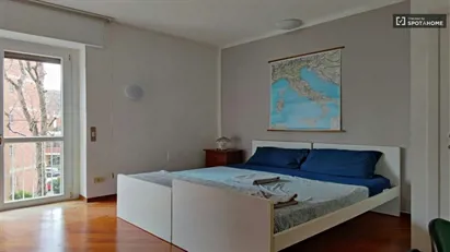 Room for rent in Milano Zona 6 - Barona, Lorenteggio, Milan