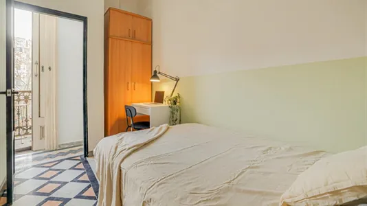 Rooms in Barcelona Eixample - photo 2