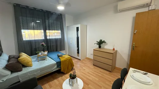 Rooms in Arroyomolinos - photo 8