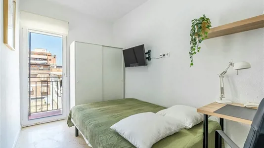 Rooms in Granada - photo 3