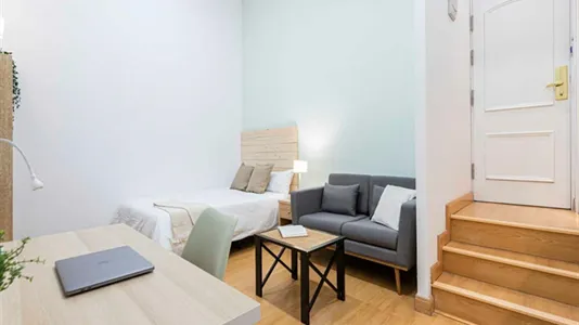 Rooms in Madrid Centro - photo 2
