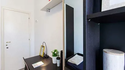 Room for rent in Milano Zona 1 - Centro storico, Milan
