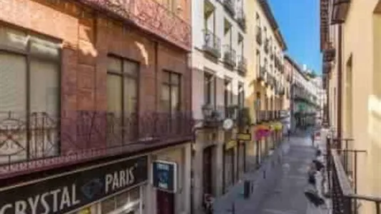 Rooms in Madrid Centro - photo 5