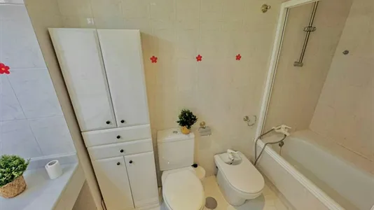 Rooms in Madrid Hortaleza - photo 4