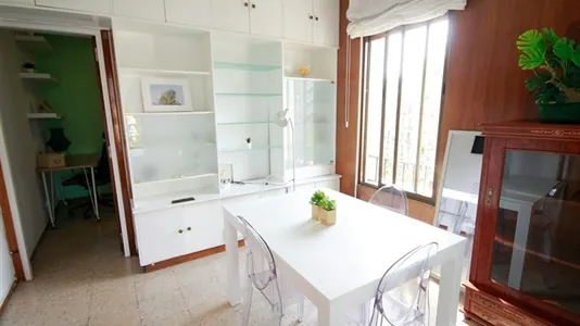 Rooms in Barcelona Eixample - photo 9