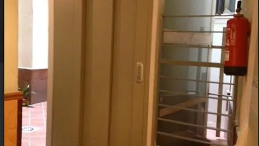 Rooms in Madrid Centro - photo 7