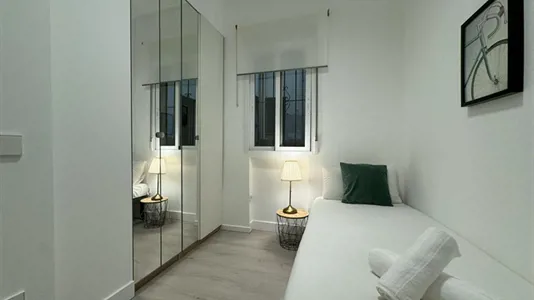 Rooms in Madrid Centro - photo 3