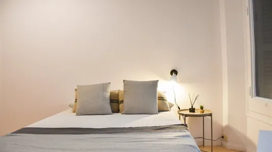 Rooms in Barcelona Eixample - photo 5