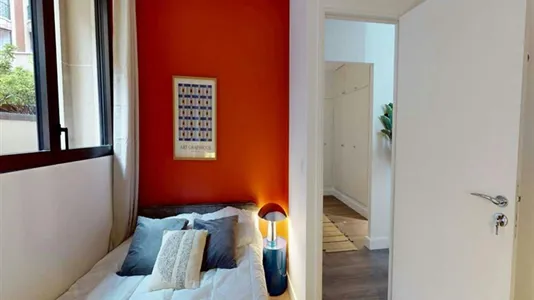 Rooms in Paris 8ème arrondissement - photo 4