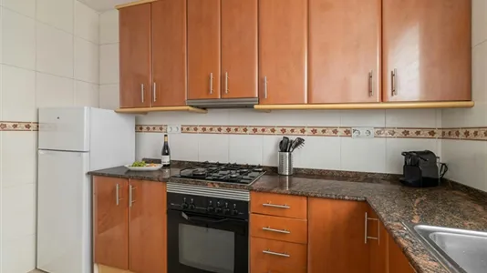 Rooms in Barcelona Ciutat Vella - photo 10