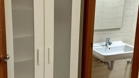 Rooms in Barcelona Ciutat Vella - photo 10