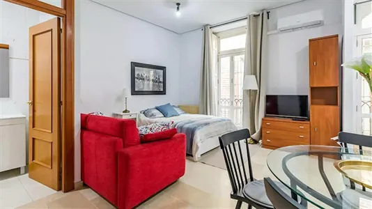 Apartments in Valencia Ciutat Vella - photo 3