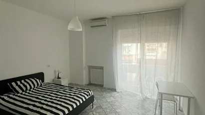 Room for rent in Bari, Puglia