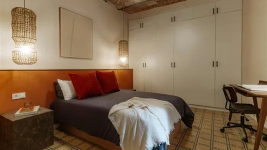 Rooms in Barcelona Ciutat Vella - photo 1