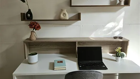 Rooms in Barcelona Eixample - photo 5