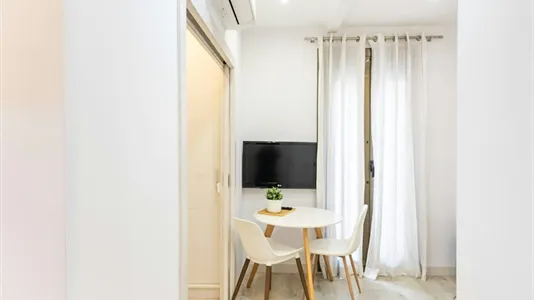 Apartments in Barcelona Ciutat Vella - photo 7