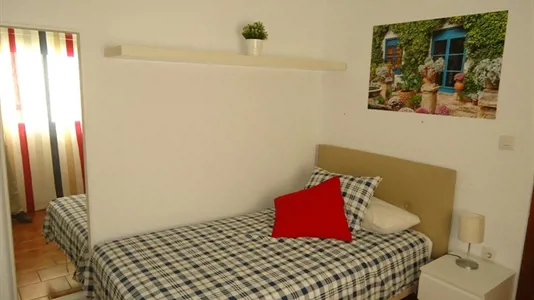 Rooms in Córdoba - photo 2