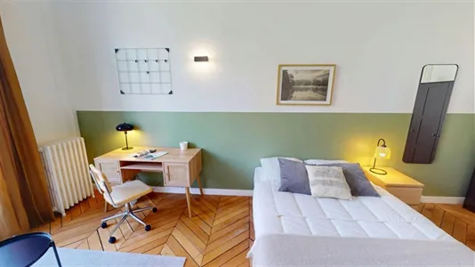 Rooms in Paris 17ème arrondissement - photo 2