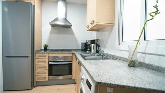 Rooms in Barcelona Ciutat Vella - photo 9