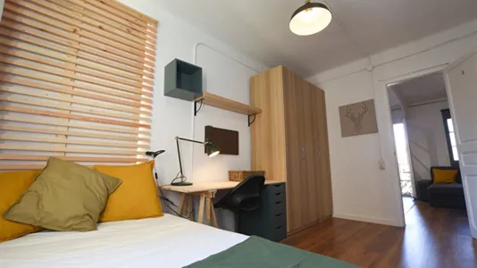 Rooms in Barcelona Ciutat Vella - photo 3