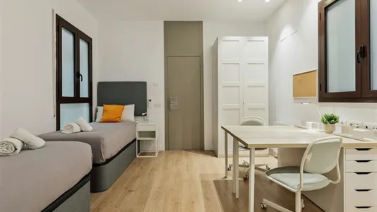 Rooms in Barcelona Eixample - photo 4