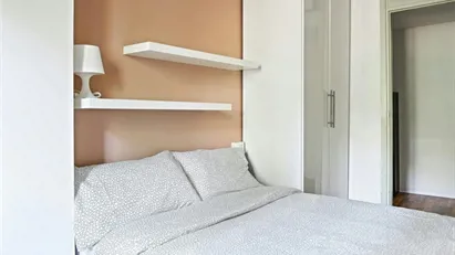 Room for rent in Milano Zona 8 - Fiera, Gallaratese, Quarto Oggiaro, Milan