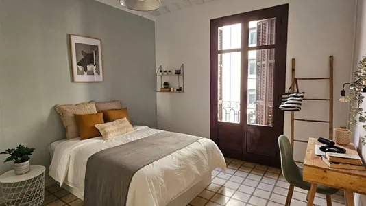 Rooms in Barcelona Ciutat Vella - photo 3